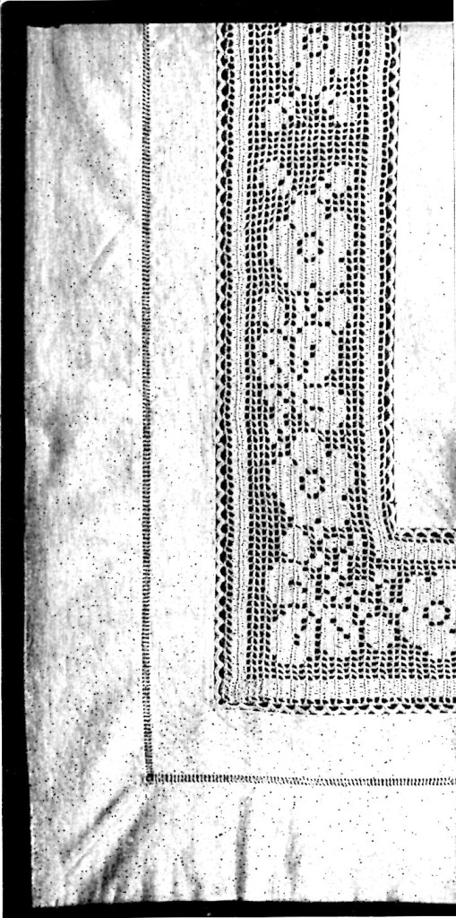 Filet Crochet Luncheon Cloth Pattern - Vintage Crafts and More